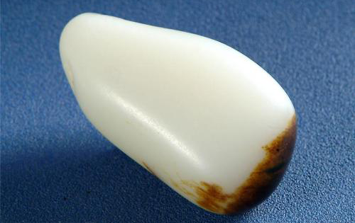 假和田玉如何辨別真假？